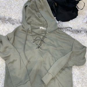 Hardly worn sweater!!